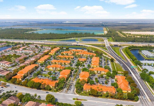 Foto del edificio - 7300 NW 114th Ave