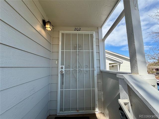 Building Photo - 1302 S Cathay Ct
