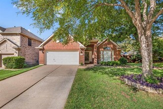 Building Photo - 3605 Villanova Dr