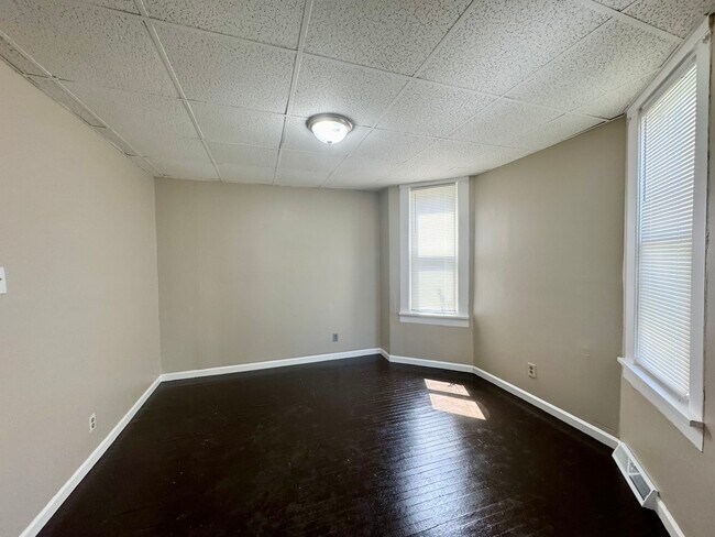 Foto del edificio - 334 Clarendon Ave NW