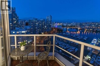 Building Photo - 1201-1201 Marinaside Crescent