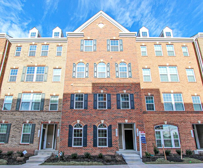 Building Photo - 13652 Endeavour Dr