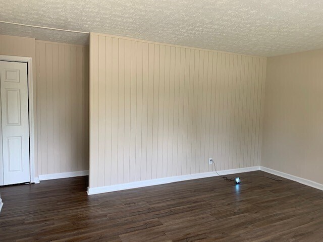 Foto del edificio - 4716 E 32nd St
