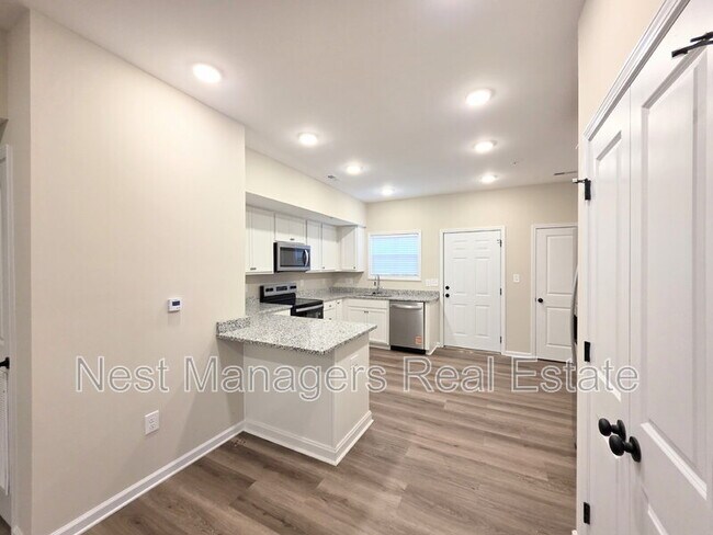 Foto del edificio - 1511 Fort Bragg Rd