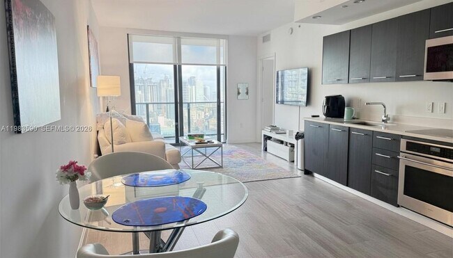 Foto del edificio - 45 SW 9th St