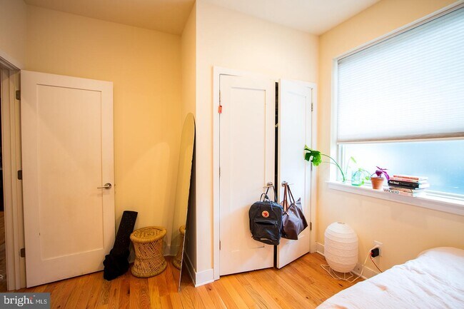 Foto del edificio - 1242 Point Breeze Ave