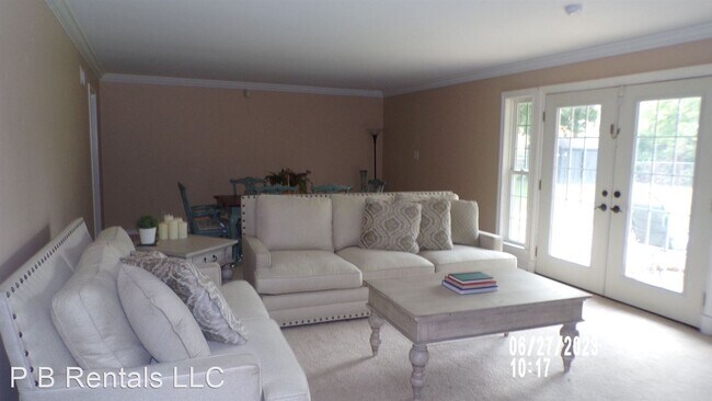Foto del edificio - 3 br, 2 bath House - 1116 NW Cherry Avenue
