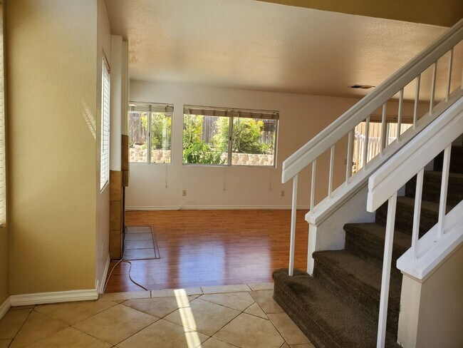 Building Photo - Splendid San Marcos home in Santa Fe Hills...