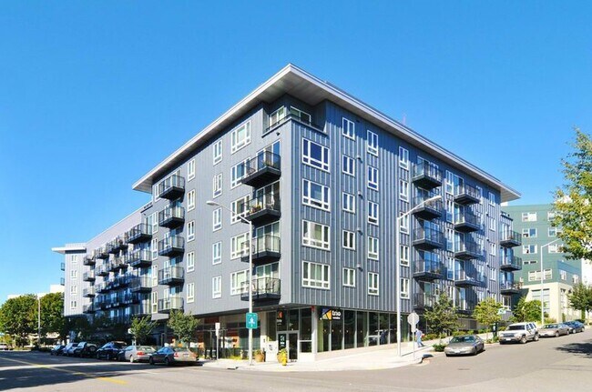 Building Exterior - 3104 Western Ave