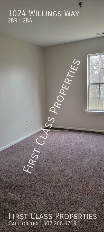 Building Photo - Move-in Ready