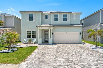 Building Photo - 786 Clearwater Ave