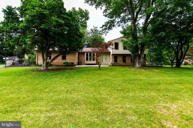 Building Photo - 1423 Albert Dr