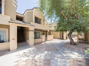 Building Photo - 2035 S Elm St