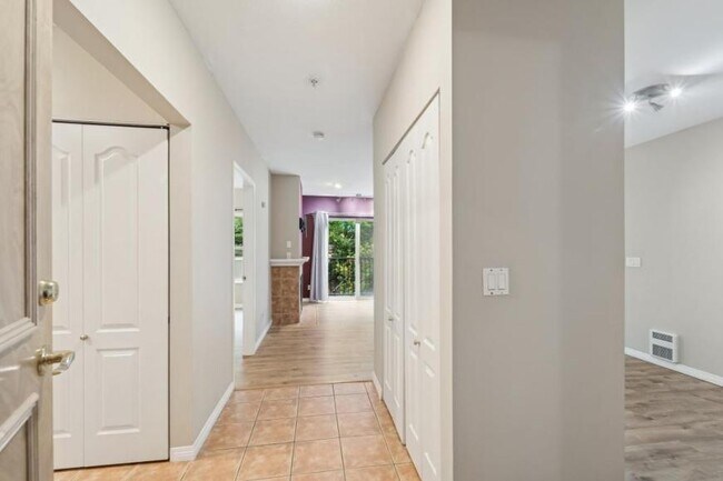 Foto del edificio - 2 bedroom in Kirkland WA 98034