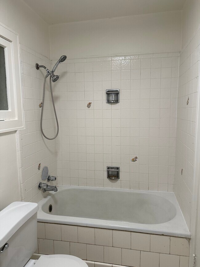 Foto del edificio - 2286 Monroe Blvd