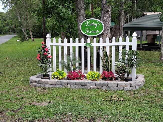 Foto del edificio - 56314 Blue Creek Rd