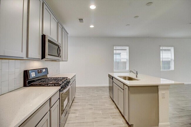 Foto del edificio - 117 Lacey Oak Lp