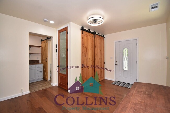 Building Photo - Top quality studio close to town