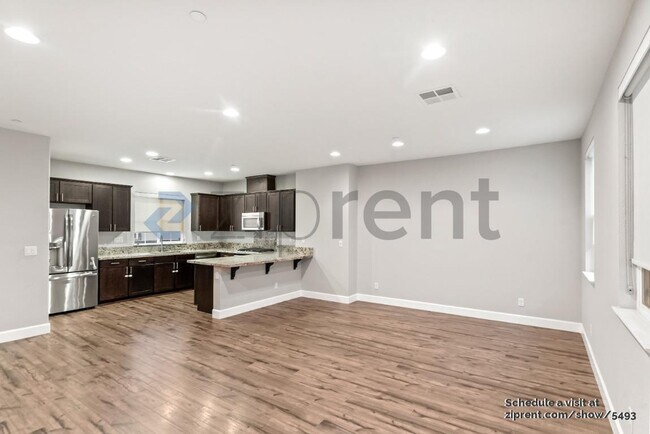 Building Photo - 1613 Murasky Pl