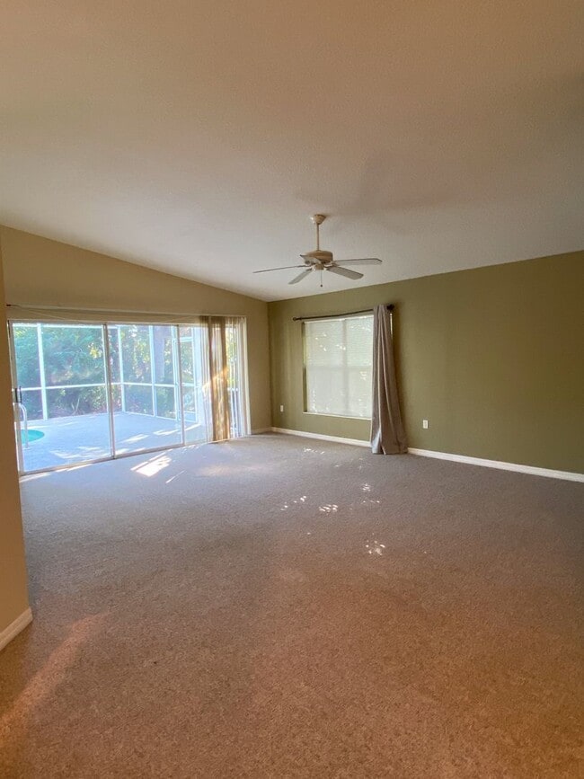 Building Photo - 2509 6th Ct E