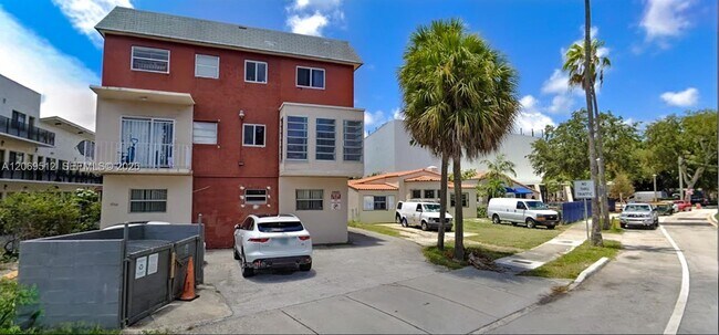 Foto del edificio - 5960 NE 5th Ct