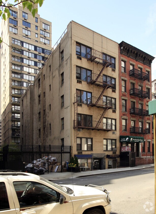 Foto principal - 406 E 63rd St