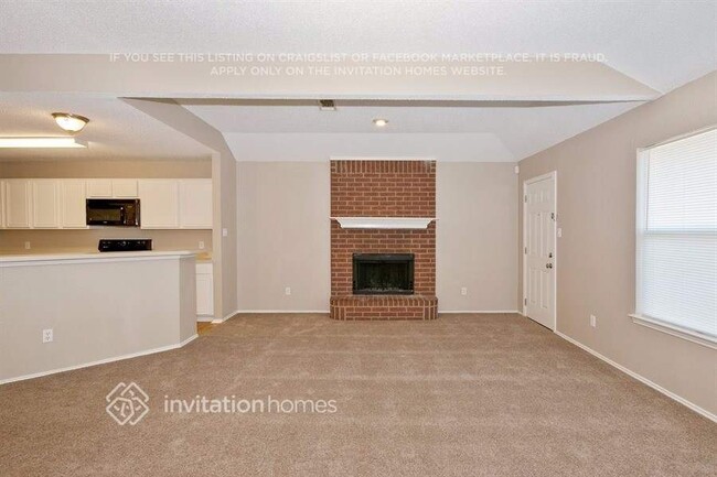 Building Photo - 733 Kristi Ln