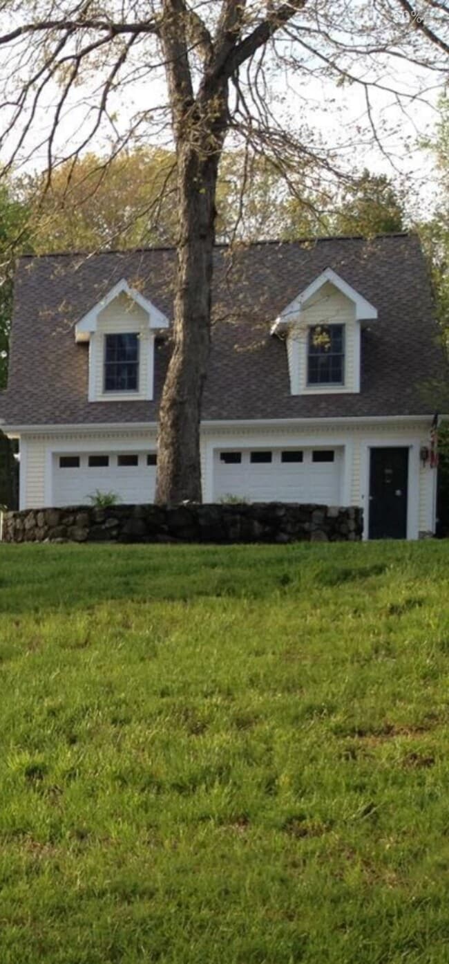 Building Photo - 8 Bridle Path Trl
