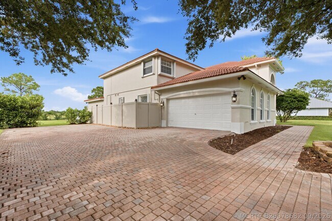 Building Photo - 5513 SW Windward Way
