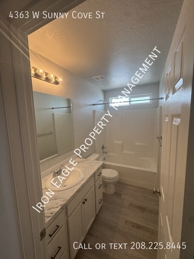 Foto del edificio - 4363 W Sunny Cove St