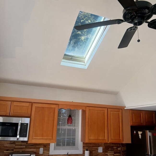 Building Photo - 105 Pulaski St