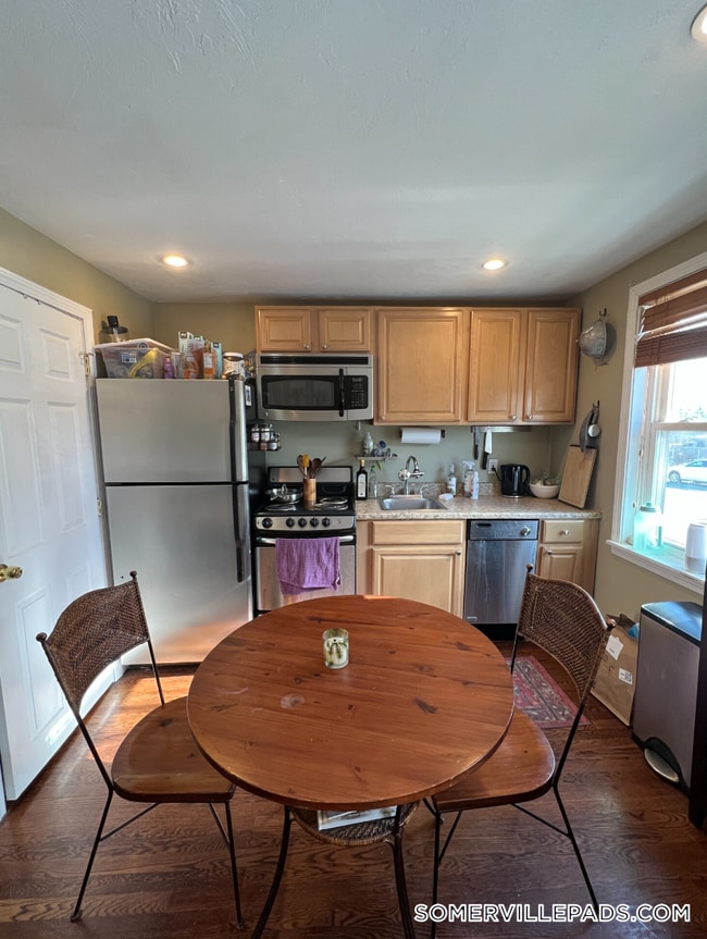 Foto del edificio - 735 Somerville Ave