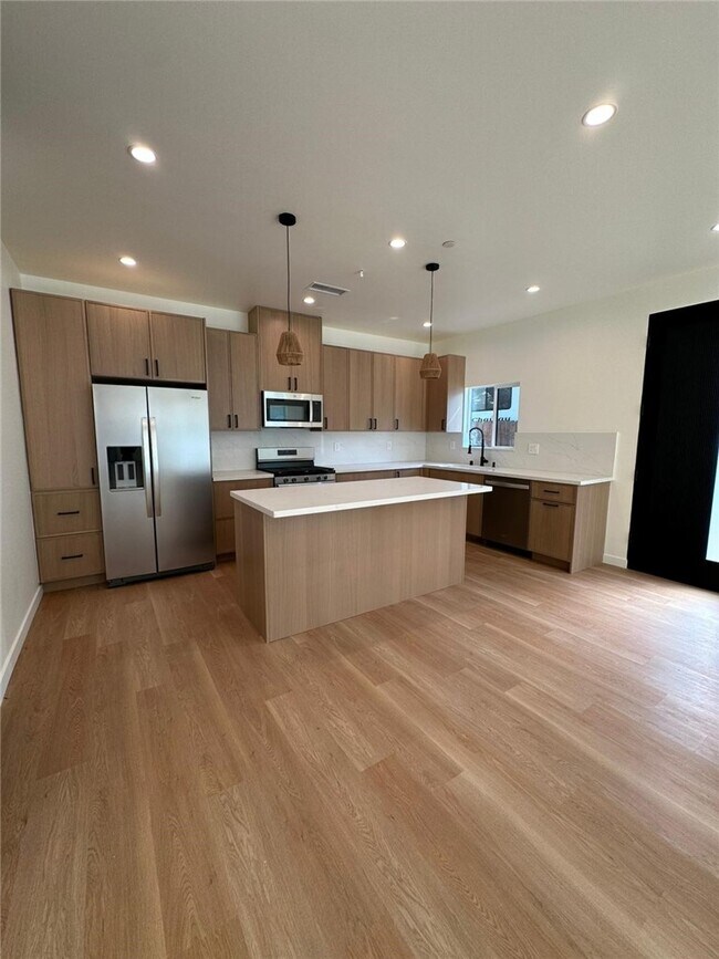 Foto del edificio - 21824 Cohasset St