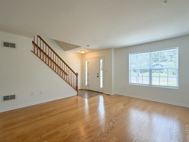 Foto del edificio - 900 Cadwell Ln