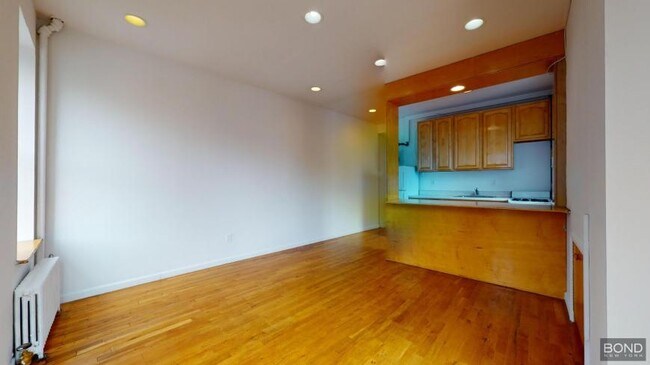 Building Photo - 3 bedroom in Manhattan NY 10003