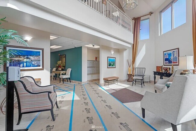 Foto del edificio - Stunning 11th-Floor Condo with Breathtaking Views | Secure Building & Central AC