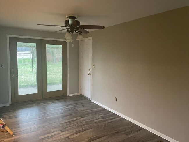 Building Photo - Updated three bedroom Huber Heights home