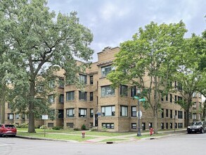 Building Photo - 911 Maple Ave