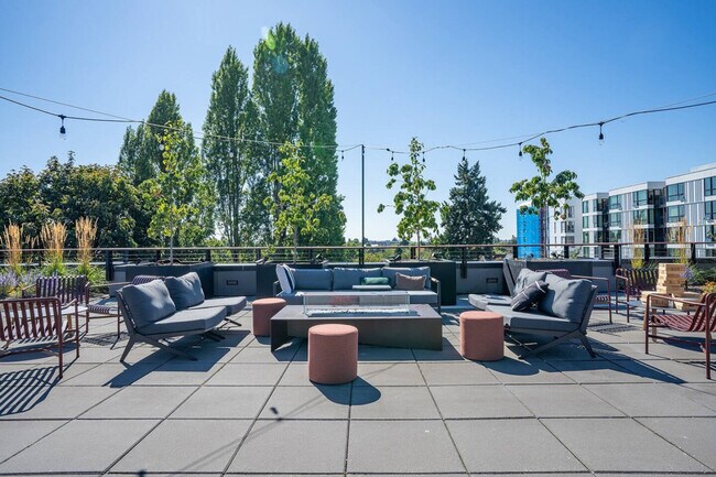 Foto del edificio - 2407 E Union St