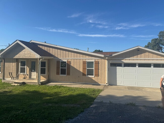 Building Photo - 1503 Cornersville Hwy