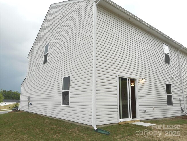 Foto del edificio - 3421 Ellingford Rd
