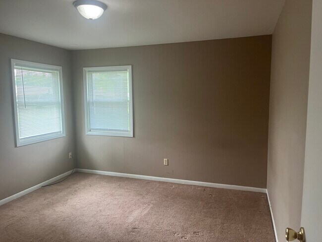 Building Photo - 2159 Odema Dr
