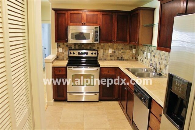 Foto principal - 657 NW Garswood Ter