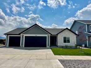 Building Photo - 1162 3410 S