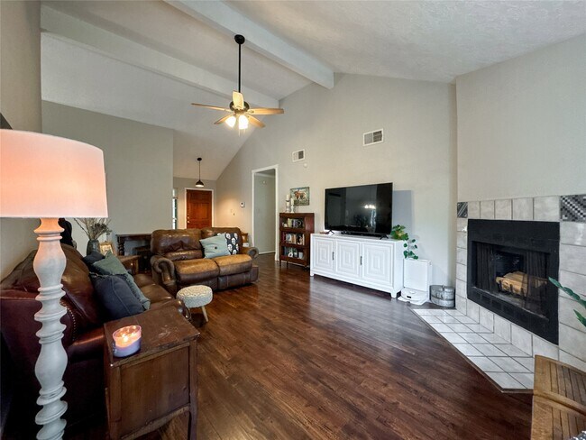 Foto del edificio - 2909 Laurelridge Dr