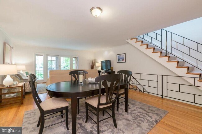 Foto del edificio - 3707 Huntington St NW