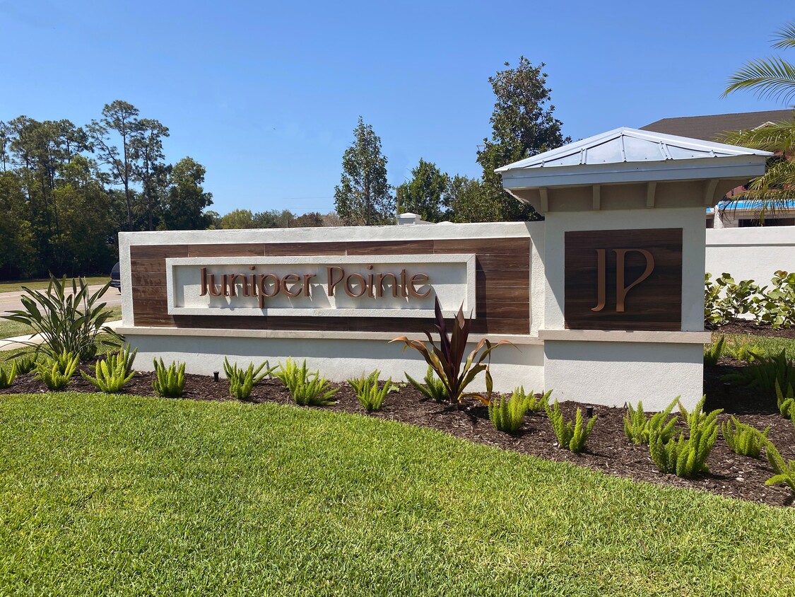 Foto principal - Juniper Pointe Townhomes