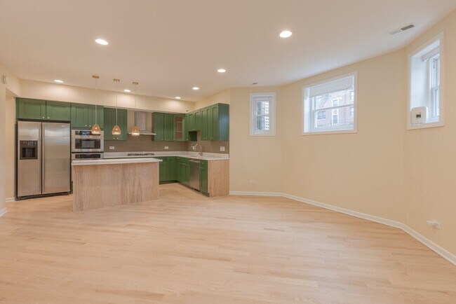 Foto del edificio - 4458 S Greenwood Ave