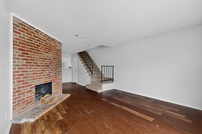 Foto del edificio - 9467 Olde Towne Row