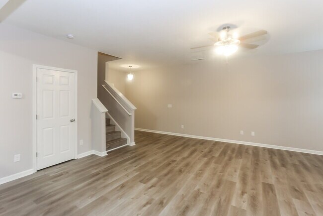 Foto del edificio - 1009 Joselynn Drive